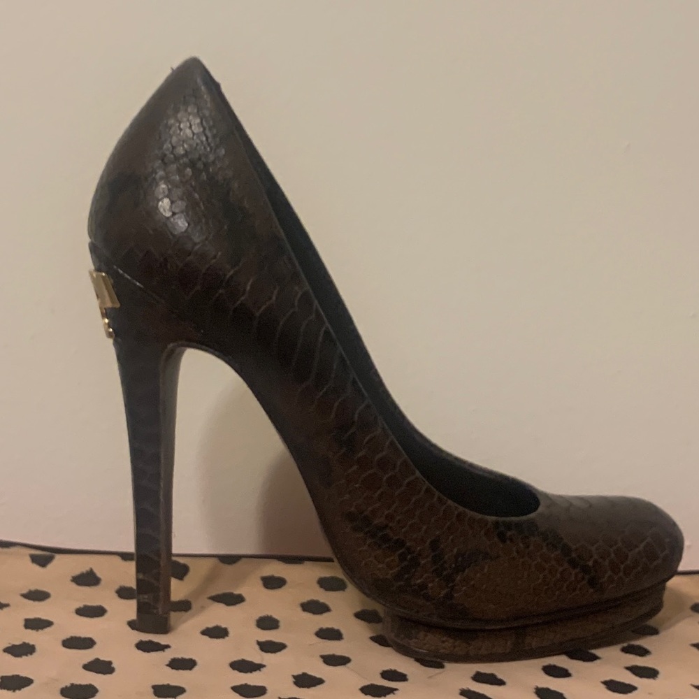 Tory Burch Jude Snakeskin Pumps- 5.5